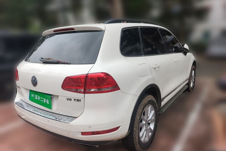 Used Volkswagen Touareg 2011 3.0 TSI High-End Version Rear Right 45 Deg