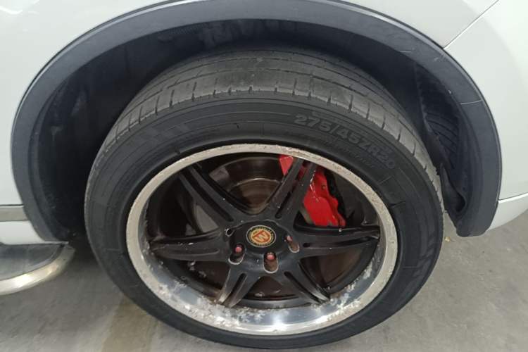 Used Volkswagen Touareg 2011 3.0 TSI Comfort Version Right Front Wheel Hub