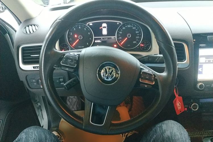 Used Volkswagen Touareg 2011 3.0 TSI Standard Version Steering Wheel