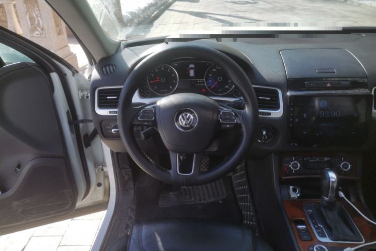 Used Volkswagen Touareg 2011 3.0 TSI Standard Version Steering Wheel