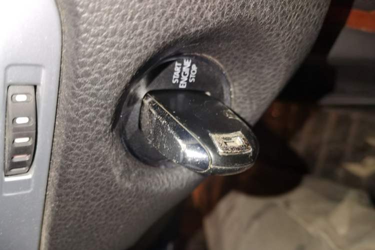 Used Volkswagen Touareg 2011 3.0 TSI Comfort Version Vehicle Key