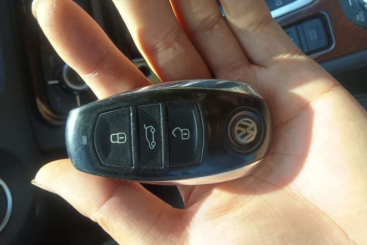 Used Volkswagen Touareg 2011 3.0 TSI Comfort Version Vehicle Key