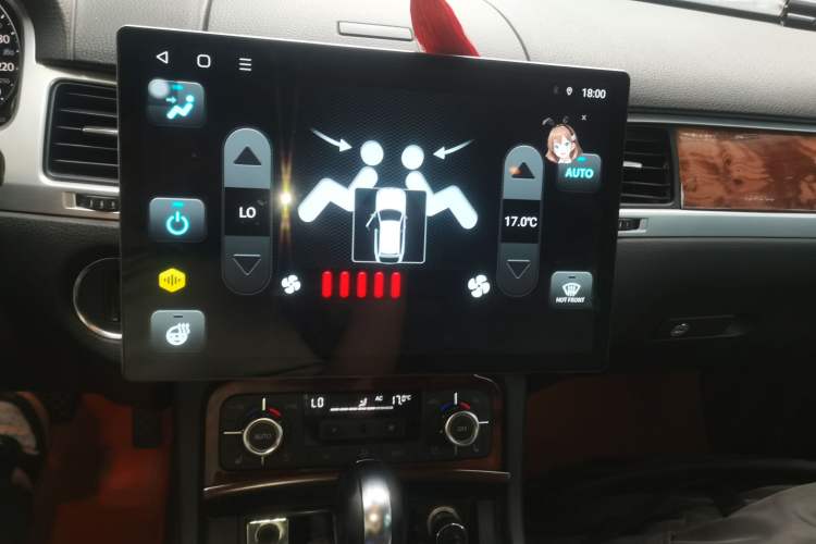 Used Volkswagen Touareg 2011 3.0 TSI High-End Version Audio And AC Panel