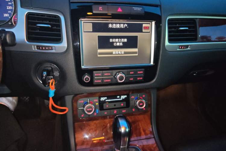 Used Volkswagen Touareg 2011 3.0 TSI High-End Version Audio And AC Panel