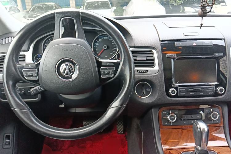 Used Volkswagen Touareg 2011 3.0 TSI Standard Version Center Console