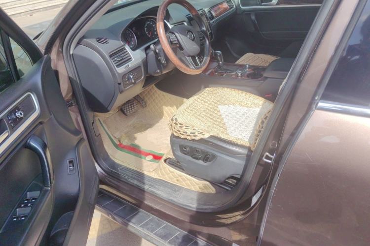 Used Volkswagen Touareg 2011 3.0 TSI High-End Version Driver Seat