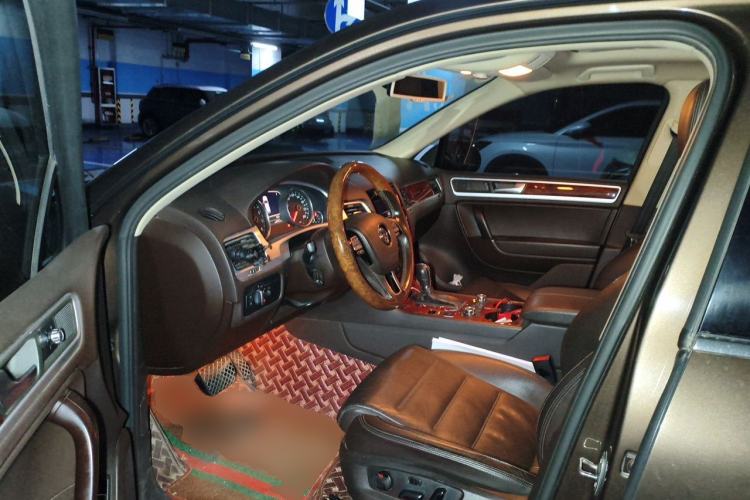 Used Volkswagen Touareg 2011 3.0 TSI Comfort Version Driver Seat