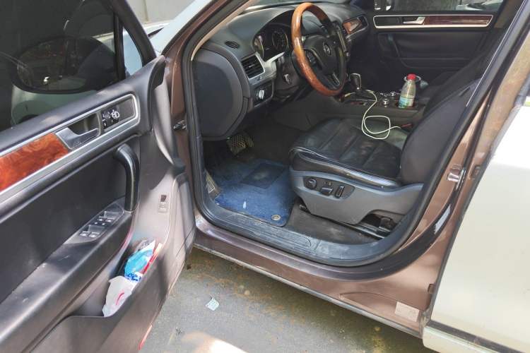 Used Volkswagen Touareg 2011 3.0 TSI Comfort Version Driver Seat