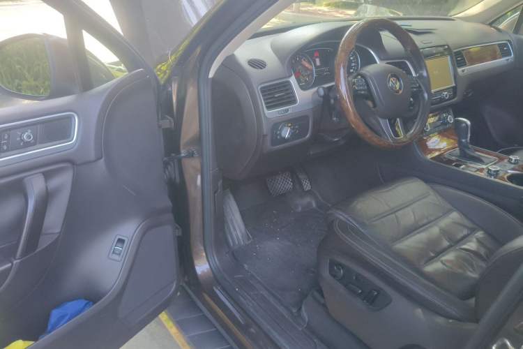 Used Volkswagen Touareg 2011 3.0 TSI Comfort Version Driver Seat