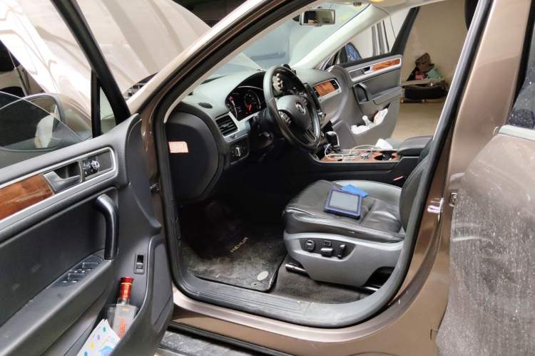 Used Volkswagen Touareg 2011 3.0 TSI Standard Version Driver Seat