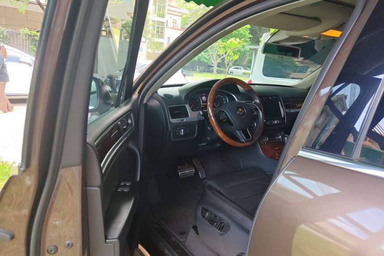 Used Volkswagen Touareg 2011 3.0 TSI Hybrid Driver Seat