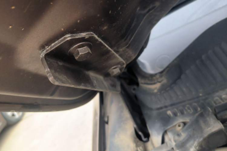 Used Volkswagen Touareg 2011 3.0 TSI Comfort Version Engine Bay Right