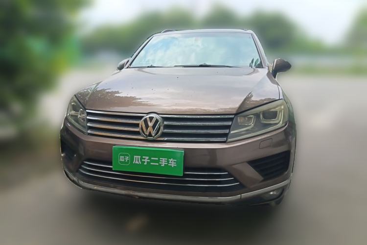 Used Volkswagen Touareg 2011 3.0 TSI Comfort Version Front