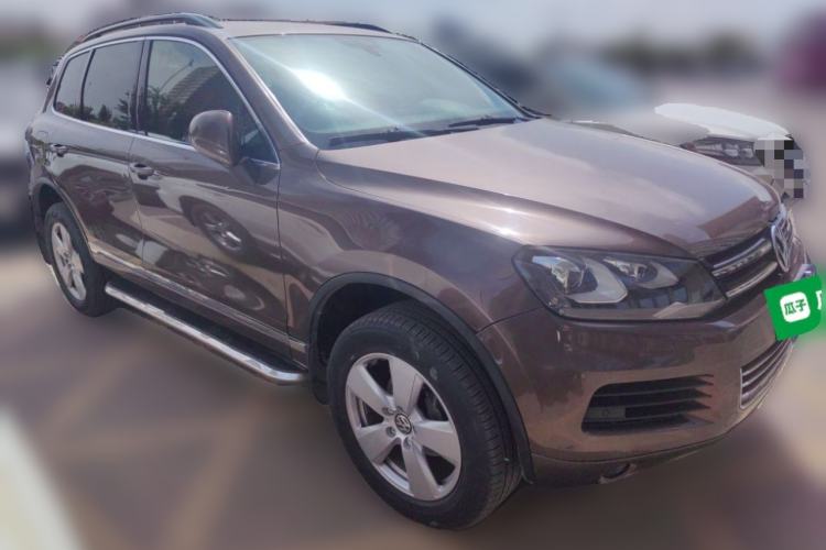 Used Volkswagen Touareg 2011 3.0 TSI High-End Version Front Right 45 Deg