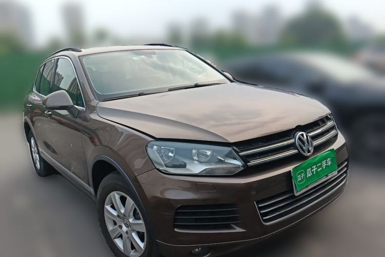 Used Volkswagen Touareg 2011 3.0 TSI Standard Version Front Right 45 Deg