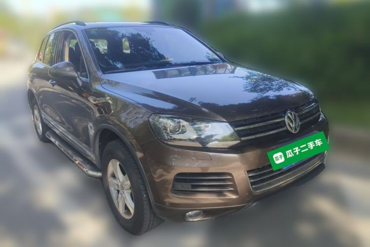 Used Volkswagen Touareg 2011 3.0 TSI Comfort Version Front Right 45 Deg