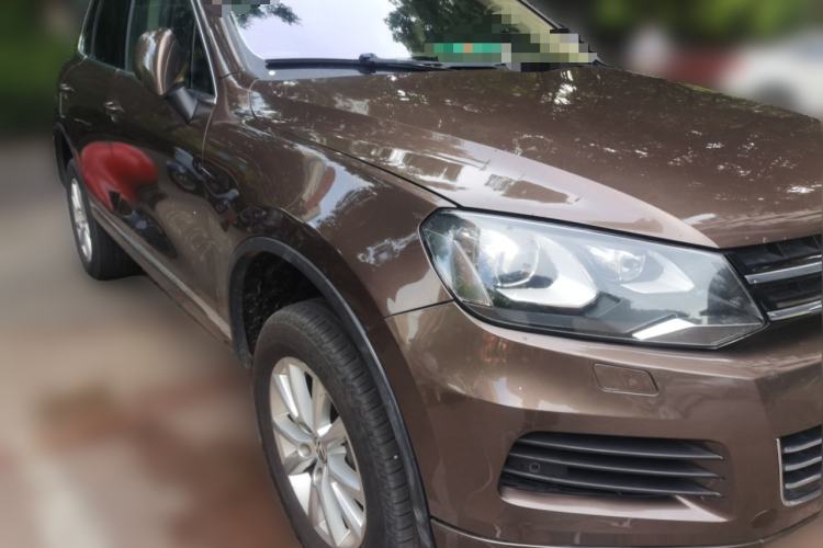 Used Volkswagen Touareg 2011 3.0 TSI High-End Version Front Right 45 Deg