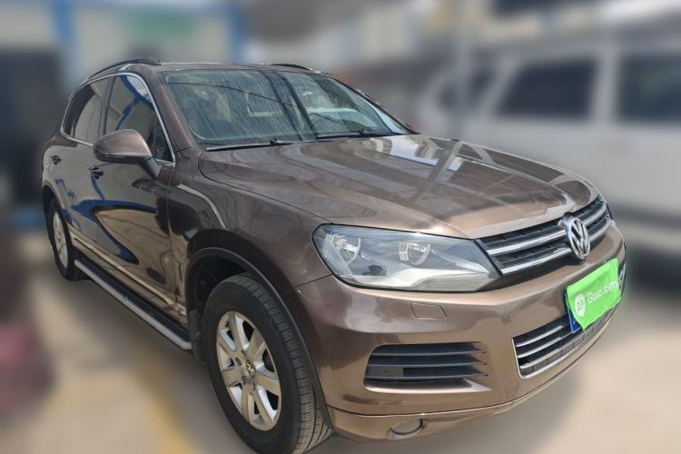 Used Volkswagen Touareg 2011 3.0 TSI Standard Version Front Right 45 Deg
