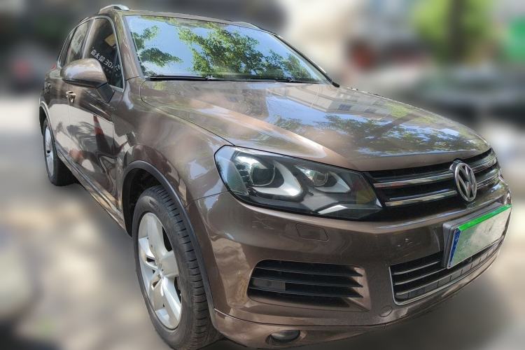 Used Volkswagen Touareg 2011 3.0 TSI Luxury Edition Front Right 45 Deg