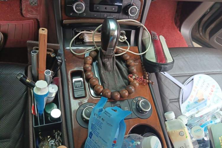 Used Volkswagen Touareg 2011 3.0 TSI Comfort Version Gear Lever
