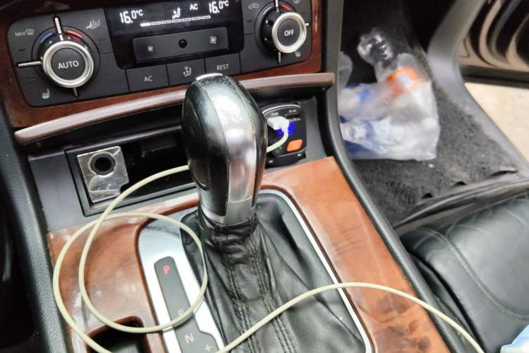 Used Volkswagen Touareg 2011 3.0 TSI Standard Version Gear Lever