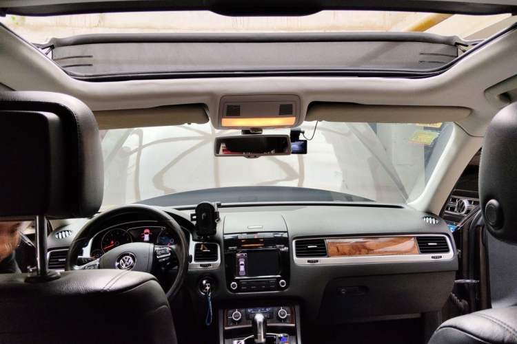 Used Volkswagen Touareg 2011 3.0 TSI Standard Version Headliner