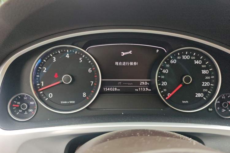 Used Volkswagen Touareg 2011 3.0 TSI Comfort Version Instrument Cluster