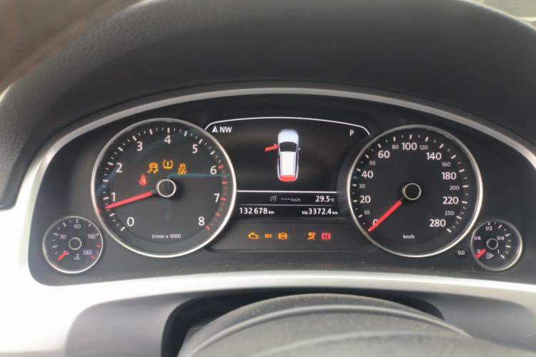Used Volkswagen Touareg 2011 3.0 TSI Comfort Version Instrument Cluster