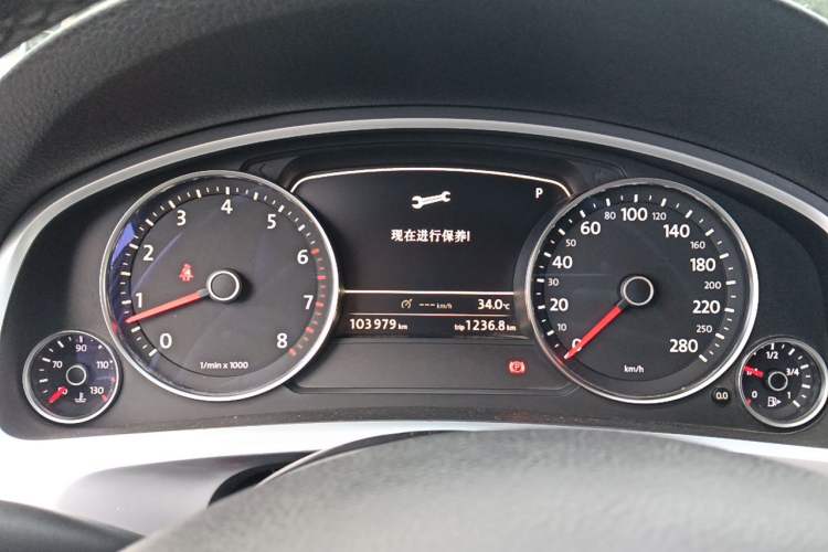 Used Volkswagen Touareg 2011 3.0 TSI Standard Version Instrument Cluster