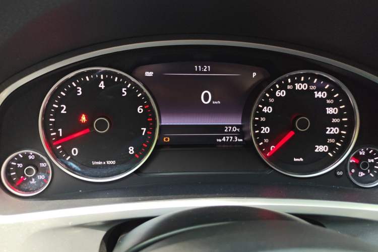 Used Volkswagen Touareg 2011 3.0 TSI Comfort Version Instrument Cluster
