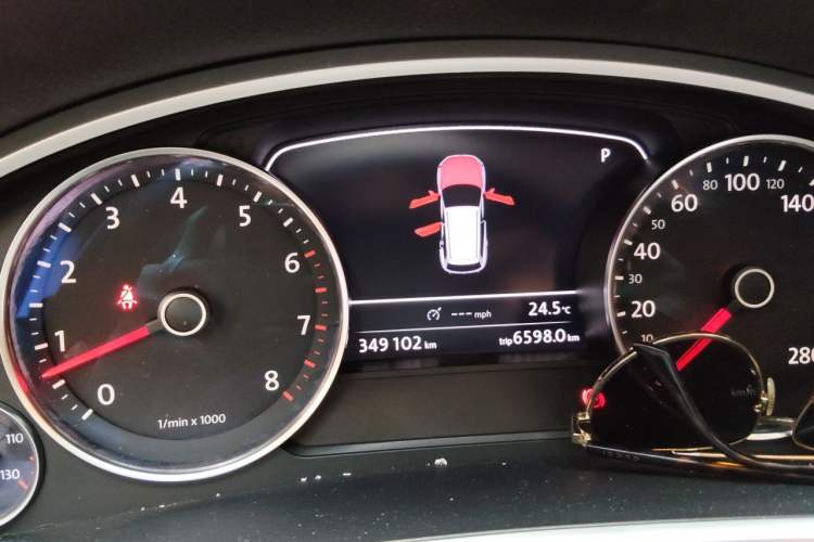 Used Volkswagen Touareg 2011 3.0 TSI Standard Version Instrument Cluster