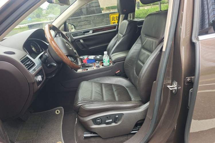 Used Volkswagen Touareg 2011 3.0 TSI Comfort Version Left Front Seat