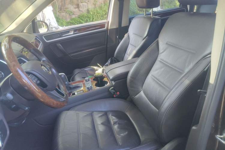 Used Volkswagen Touareg 2011 3.0 TSI Comfort Version Left Front Seat
