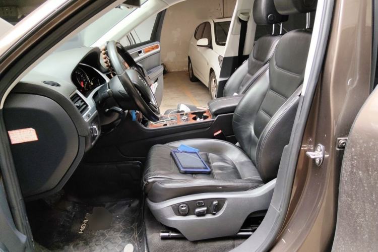 Used Volkswagen Touareg 2011 3.0 TSI Standard Version Left Front Seat