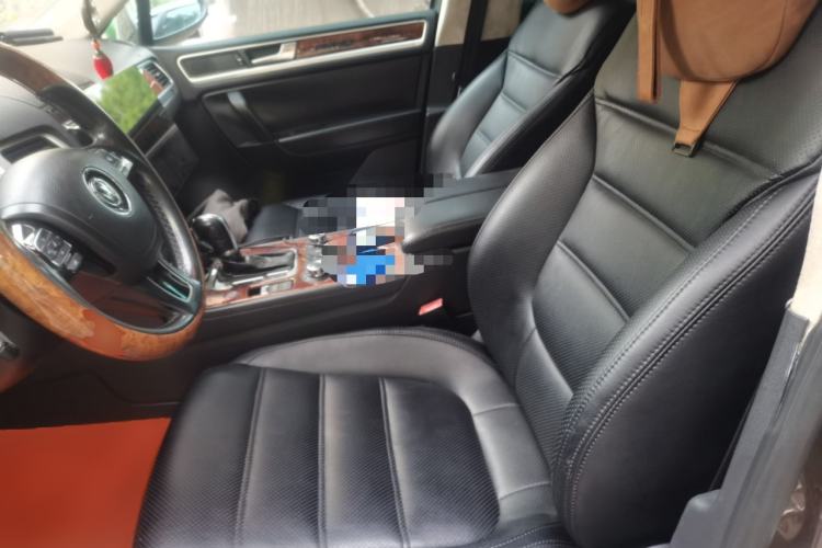Used Volkswagen Touareg 2011 3.0 TSI High-End Version Left Front Seat