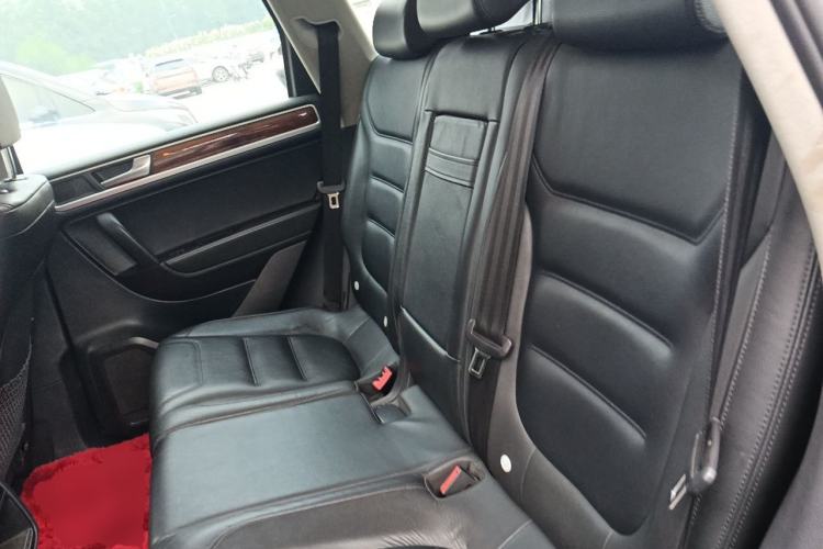 Used Volkswagen Touareg 2011 3.0 TSI Standard Version Left Rear Seat