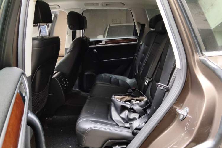 Used Volkswagen Touareg 2011 3.0 TSI Standard Version Left Rear Seat