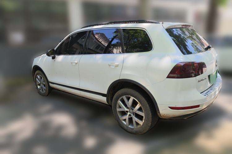 Used Volkswagen Touareg 2011 3.0 TSI Comfort Version Rear Left 45 Deg