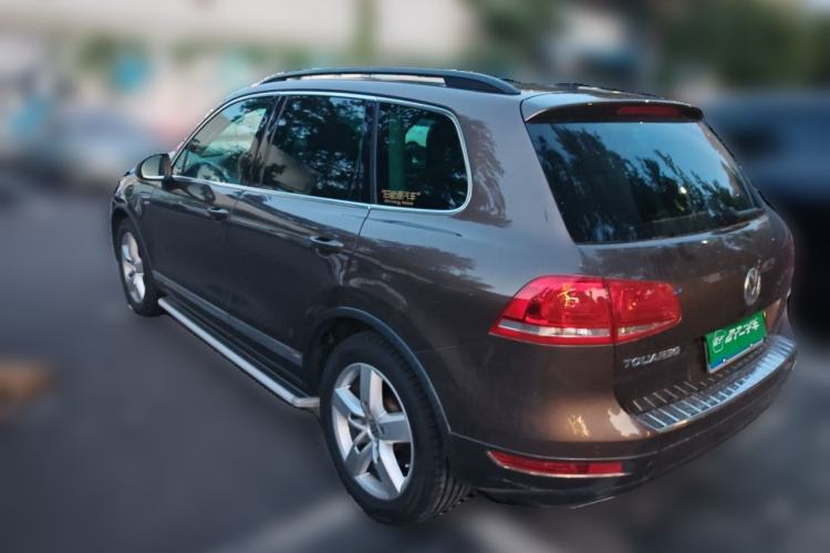 Used Volkswagen Touareg 2011 3.0 TSI High-End Version Rear Left 45 Deg