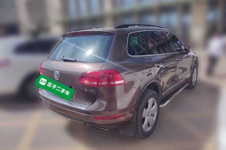 Used Volkswagen Touareg 2011 3.0 TSI High-End Version Rear Right 45 Deg