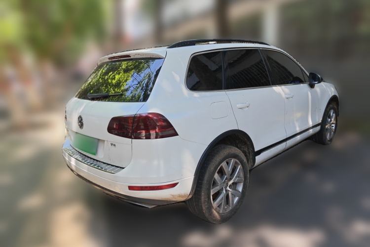 Used Volkswagen Touareg 2011 3.0 TSI Comfort Version Rear Right 45 Deg