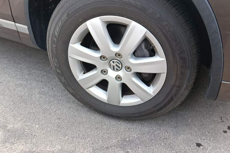Used Volkswagen Touareg 2011 3.0 TSI Standard Version Right Front Wheel Hub