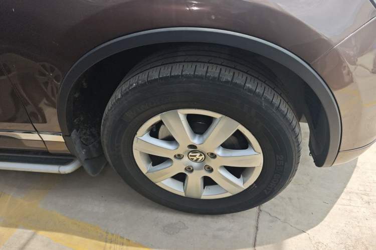 Used Volkswagen Touareg 2011 3.0 TSI Standard Version Right Front Wheel Hub