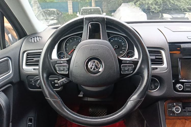 Used Volkswagen Touareg 2011 3.0 TSI Standard Version Steering Wheel