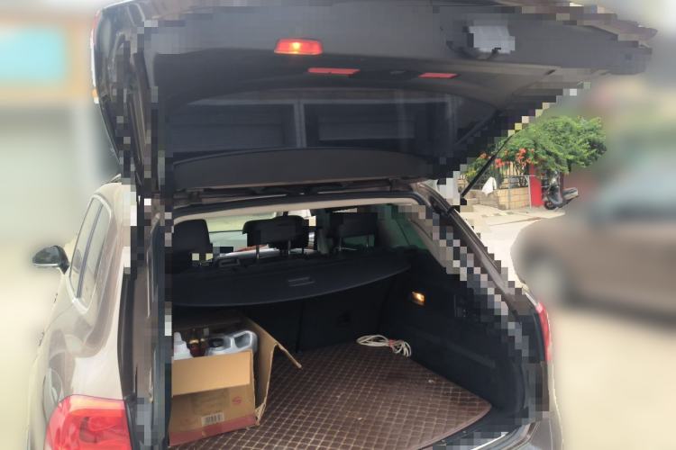 Used Volkswagen Touareg 2011 3.0 TSI Comfort Version Trunk