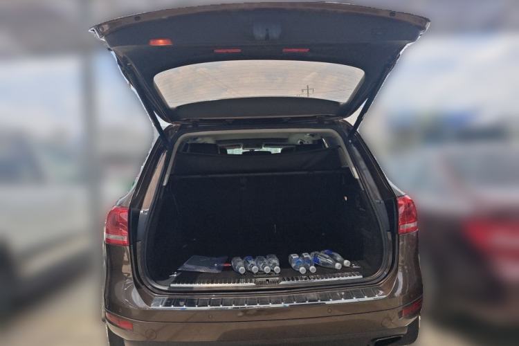 Used Volkswagen Touareg 2011 3.0 TSI Standard Version Trunk
