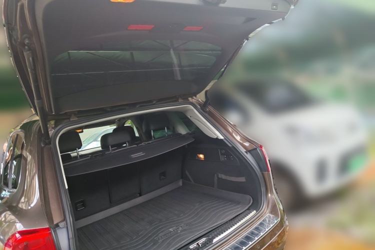 Used Volkswagen Touareg 2011 3.0 TSI Hybrid Trunk