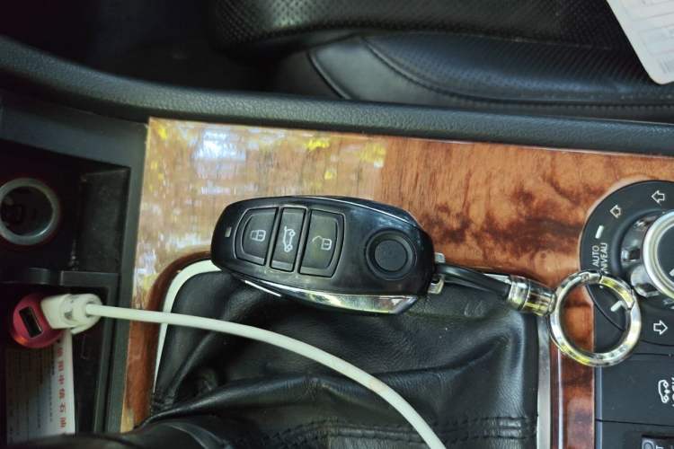 Used Volkswagen Touareg 2011 3.0 TSI Comfort Version Vehicle Key