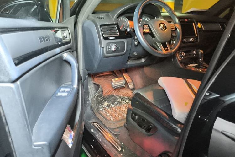 Used Volkswagen Touareg 2012 R-Line Luxury Model Driver Seat