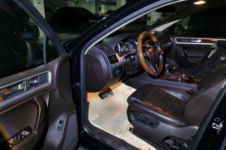 Used Volkswagen Touareg 2012 R-Line High-End Model Driver Seat
